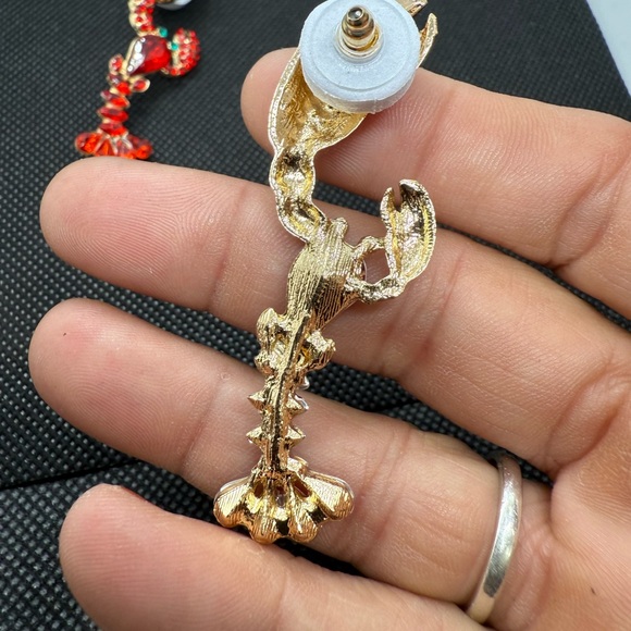 NWT Elegant Red Lobster Crawfish Rhinestone Dangle Earrings - Picture 5 of 5